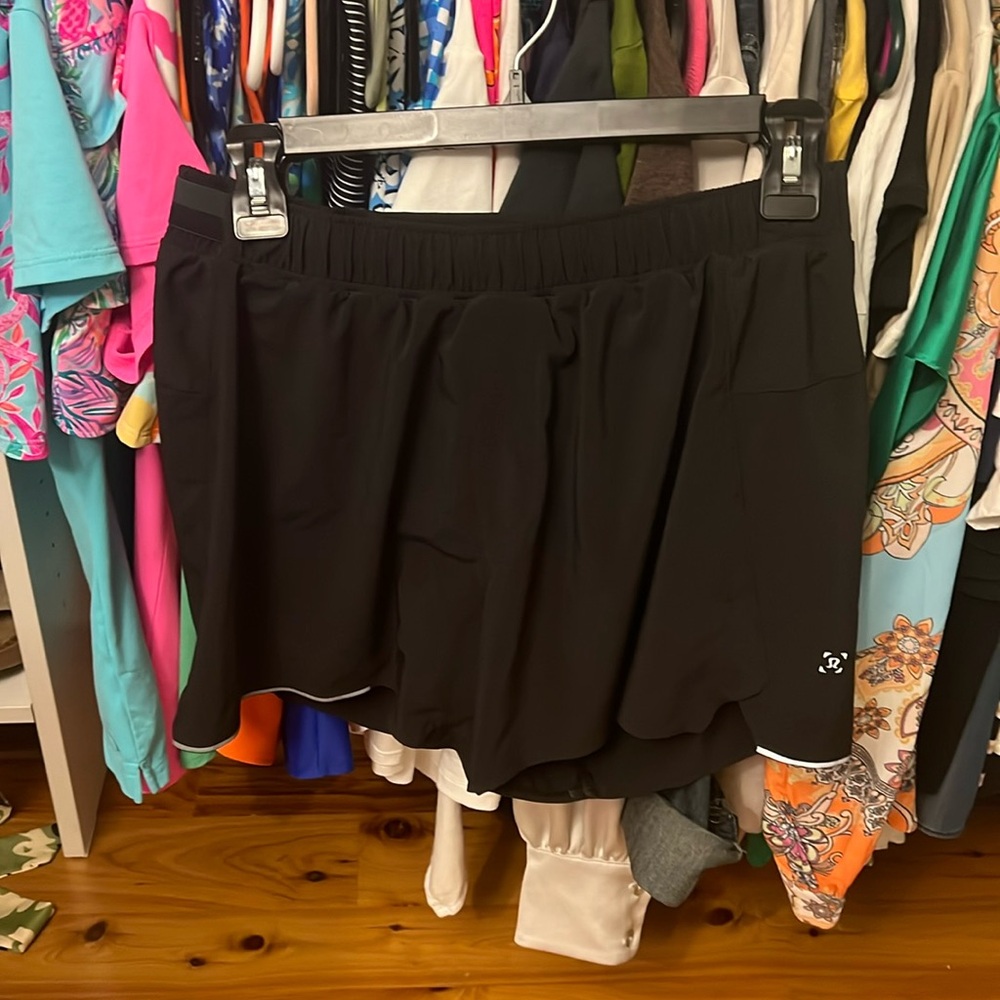 Lululemon athletic shorts 4” inseam EUC